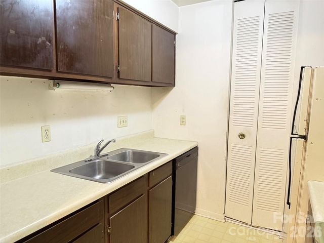 401 Orchard Trace Lane 8, Charlotte, NC 28213