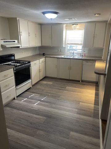 411 E Main Street, Whitesboro, TX 76273