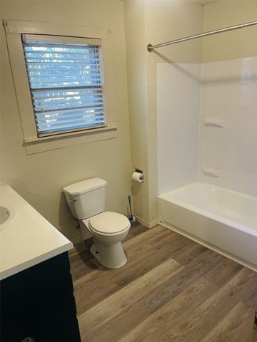 411 E Main Street, Whitesboro, TX 76273