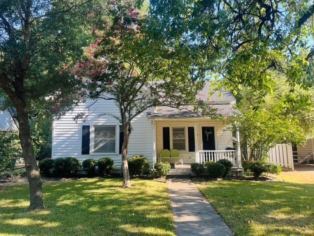 411 E Main Street, Whitesboro, TX 76273