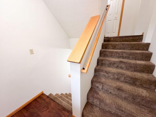 214 Christenson Way NE, Fridley, MN 55432
