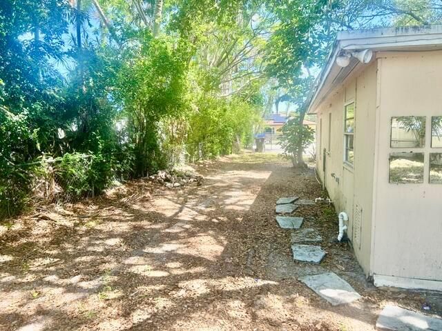 4122 Bougainvillea Street, West Palm Beach, FL 33406