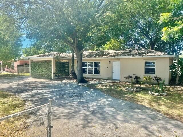 4122 Bougainvillea Street, West Palm Beach, FL 33406