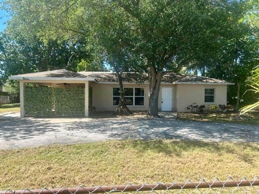 4122 Bougainvillea Street, West Palm Beach, FL 33406