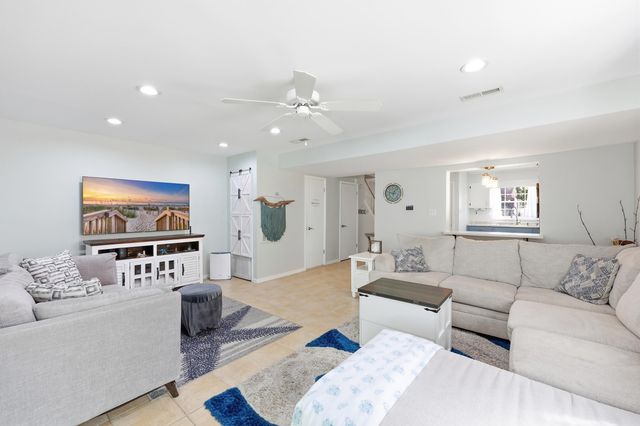 403 76th Ave N Apt 6, Myrtle Beach, SC 29577