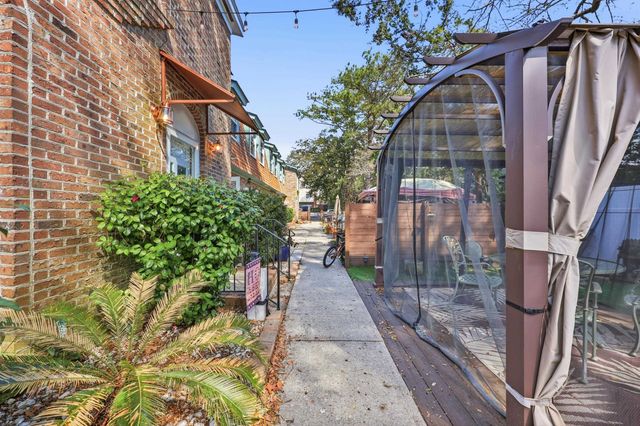 403 76th Ave N Apt 6, Myrtle Beach, SC 29577