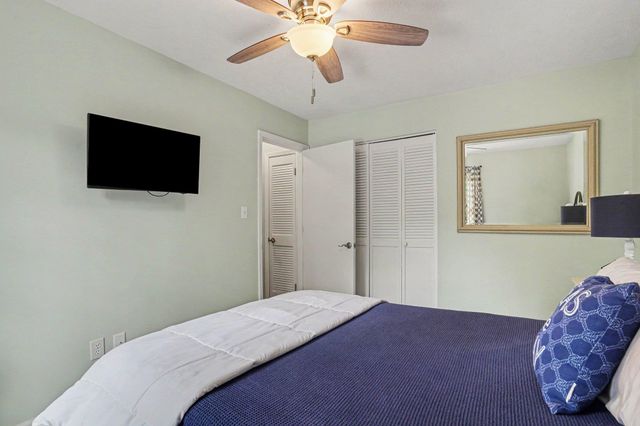 403 76th Ave N Apt 6, Myrtle Beach, SC 29577