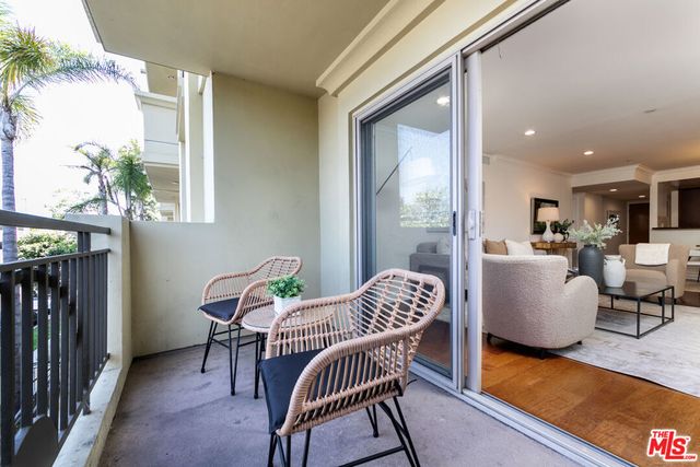 1417 S Westgate Avenue 201, Los Angeles, CA 90025