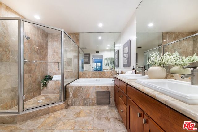 1417 S Westgate Avenue 201, Los Angeles, CA 90025