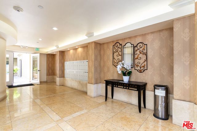 1417 S Westgate Avenue 201, Los Angeles, CA 90025
