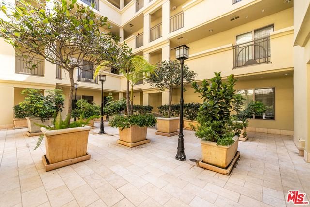 1417 S Westgate Avenue 201, Los Angeles, CA 90025