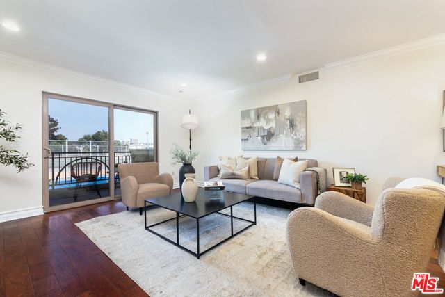 1417 S Westgate Avenue 201, Los Angeles, CA 90025