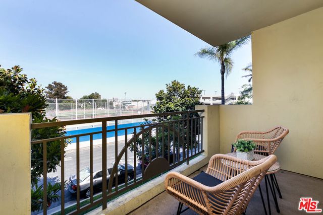 1417 S Westgate Avenue 201, Los Angeles, CA 90025