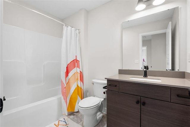8765 SW Brickell Drive, Blue Springs, MO 64064