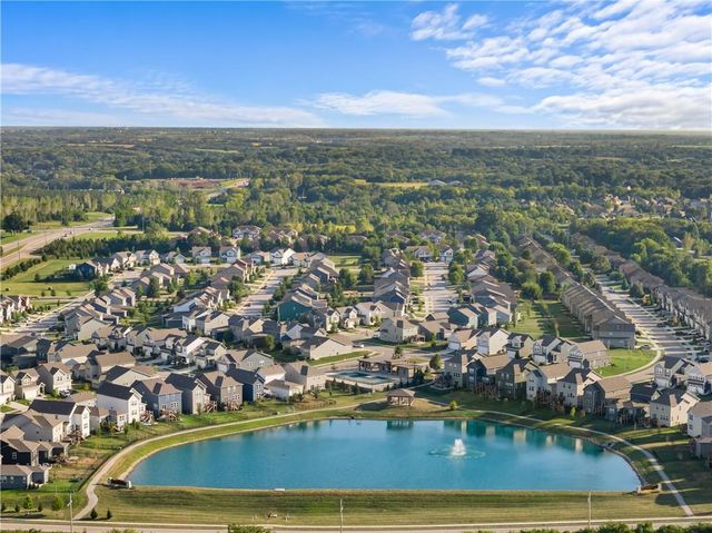 8765 SW Brickell Drive, Blue Springs, MO 64064