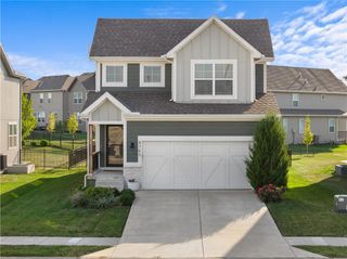 8765 SW Brickell Drive, Blue Springs, MO 64064