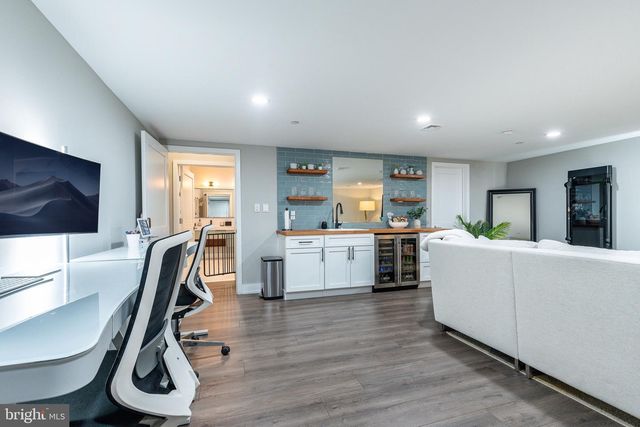 608 N 3RD ST, Philadelphia, PA 19123