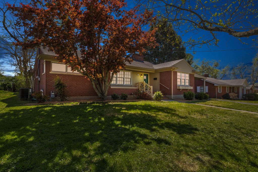 212 Sterling Avenue, Mt Sterling, KY 40353