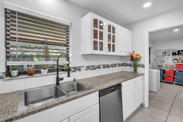 1821 SW 98th Terrace, Miramar, FL 33025