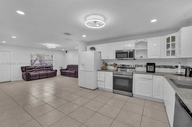 1821 SW 98th Terrace, Miramar, FL 33025
