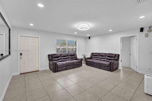 1821 SW 98th Terrace, Miramar, FL 33025