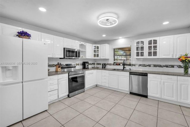 1821 SW 98th Terrace, Miramar, FL 33025