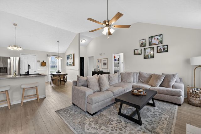 3141 Holsted Dr, Murfreesboro, TN 37128