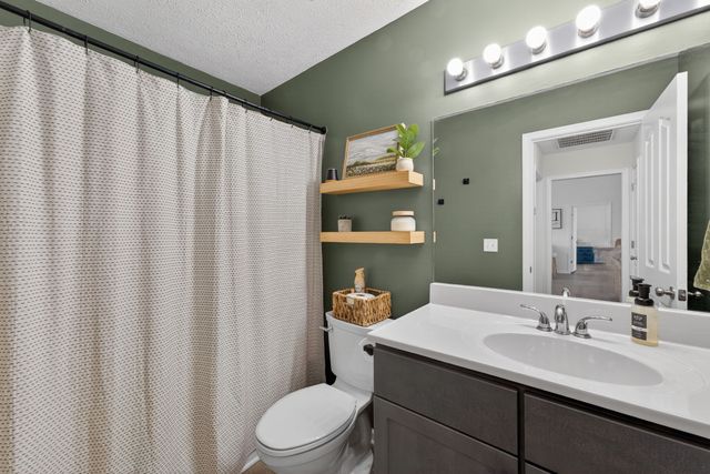 3141 Holsted Dr, Murfreesboro, TN 37128