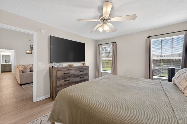 3141 Holsted Dr, Murfreesboro, TN 37128