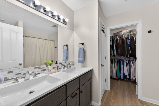 3141 Holsted Dr, Murfreesboro, TN 37128