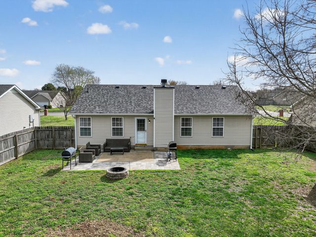 3141 Holsted Dr, Murfreesboro, TN 37128