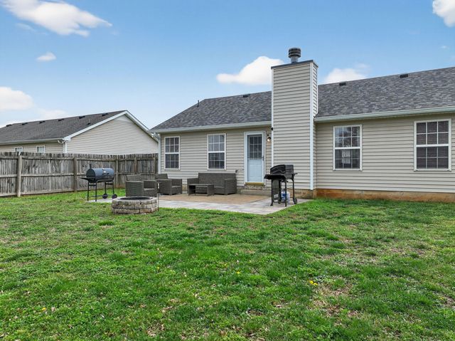 3141 Holsted Dr, Murfreesboro, TN 37128