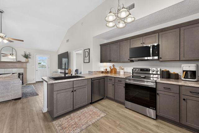 3141 Holsted Dr, Murfreesboro, TN 37128