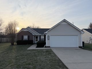 3141 Holsted Dr, Murfreesboro, TN 37128