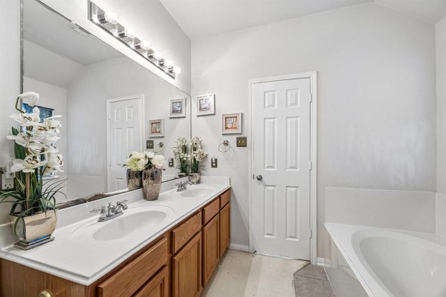 5914 Yaupon Ridge Drive, Richmond, TX 77469