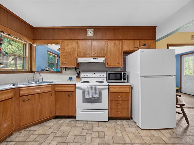 720 Lechauwecki Avenue, Fountain Hill Boro, PA 18015