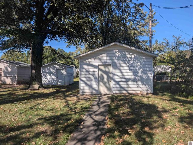 2115 Monroe St, Paducah, KY 42001