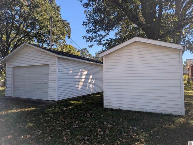 2115 Monroe St, Paducah, KY 42001