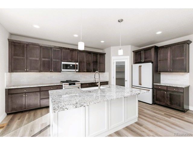 1128 N 5th St, Johnstown, CO 80534