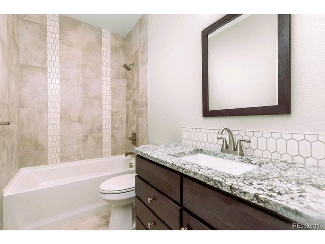 1128 N 5th St, Johnstown, CO 80534