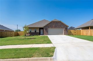 28 W Gilpin Street, Farmington, AR 72730