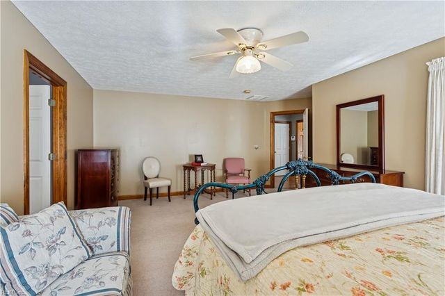 6253 Ark RD, Gloucester, VA 23061