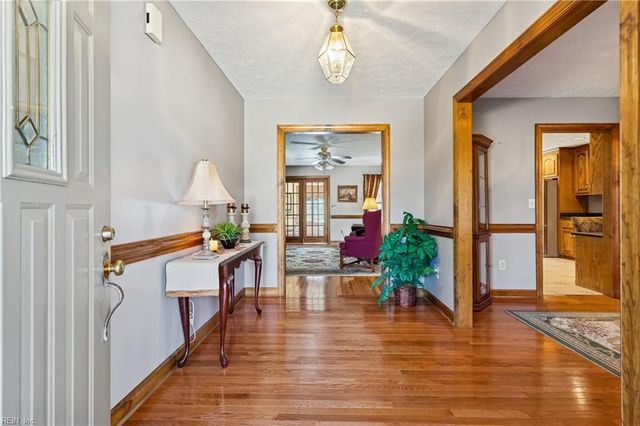 6253 Ark RD, Gloucester, VA 23061