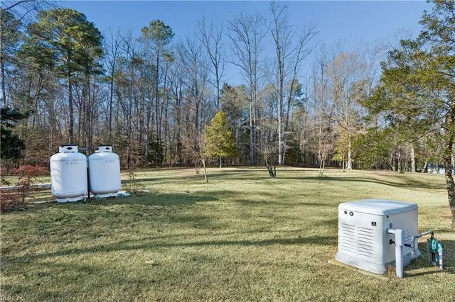 6253 Ark RD, Gloucester, VA 23061