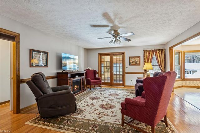 6253 Ark RD, Gloucester, VA 23061