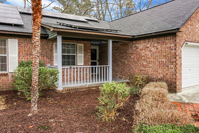 235 Knightsbridge Drive, North Charleston, SC 29418