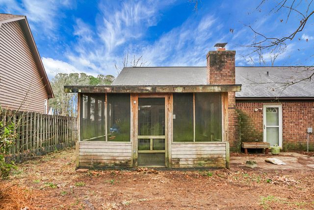 235 Knightsbridge Drive, North Charleston, SC 29418