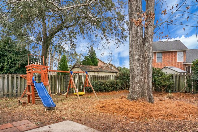 235 Knightsbridge Drive, North Charleston, SC 29418