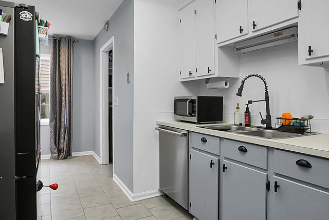 235 Knightsbridge Drive, North Charleston, SC 29418