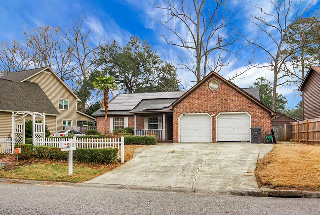 235 Knightsbridge Drive, North Charleston, SC 29418